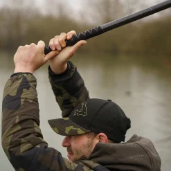 Avid Extremity Throwing Stick