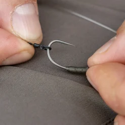 Avid Outline Mirco Ringed Hookbait Swivel #19